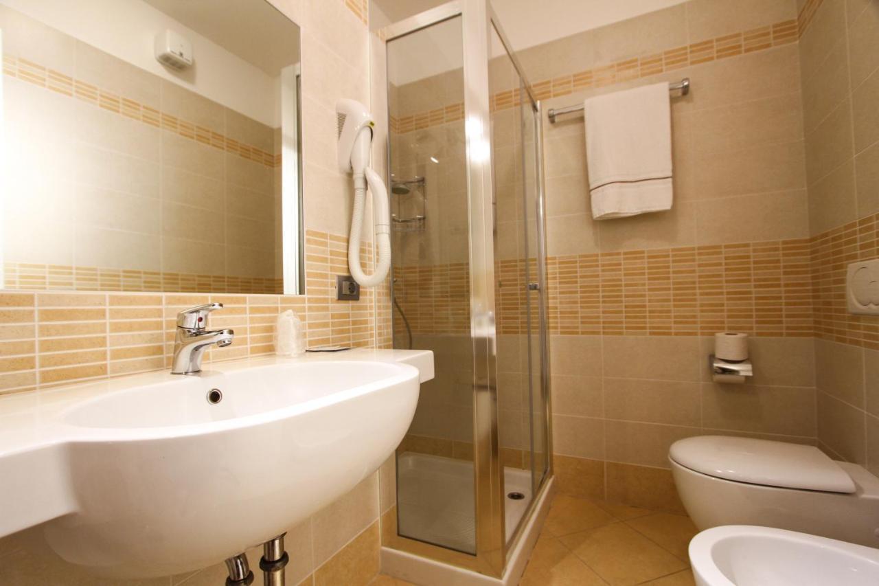 Guest house Thai Orchidee Restaurant&rooms Garda (Verona)